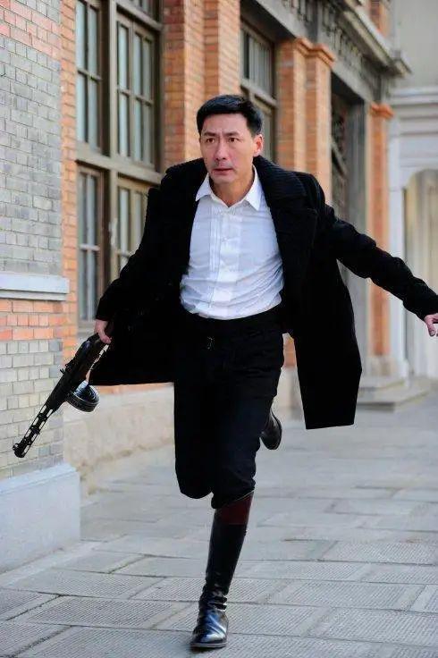 葛优自认为演砸了的一部戏：陈道明何赛飞做配角，富大龙给他牵马