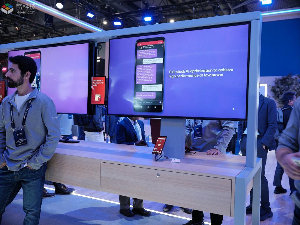 暴走3万步看透MWC ：国产品牌占C位，AI硬件浪潮澎湃