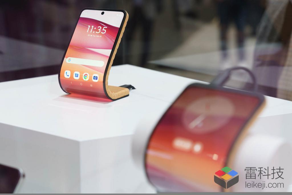 暴走3万步看透MWC ：国产品牌占C位，AI硬件浪潮澎湃