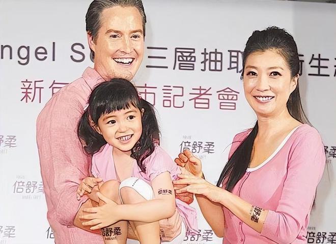 夏克立再晒证据，曝光黄嘉千关键对话，为钱和房子想尽办法