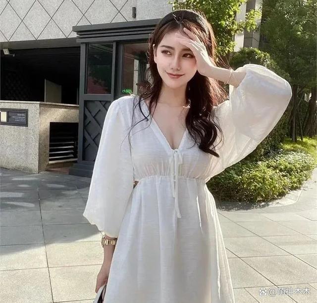 汪小菲女友被曝曾婚内出轨,还遭业主投诉,大S闺蜜笃定不会结婚