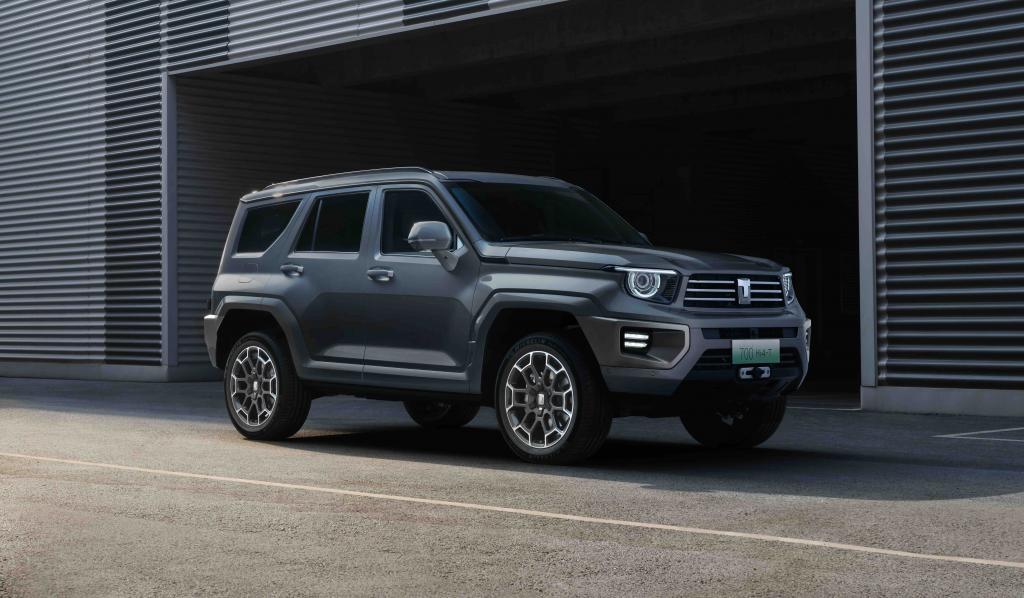 坦克 700 Hi4-T 上市,国产硬派越野凭什么卖 70 万?