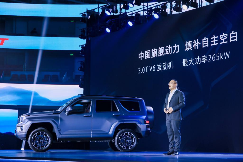 坦克 700 Hi4-T 上市,国产硬派越野凭什么卖 70 万?