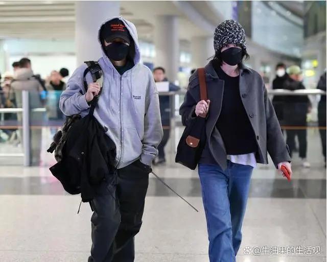 王菲谢霆锋旅行回国破分手传闻，天王天后同框气场全开