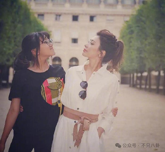 太叛逆？她其实只是有点爱美啊！