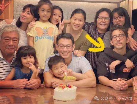 太叛逆？她其实只是有点爱美啊！