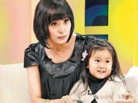 太叛逆？她其实只是有点爱美啊！