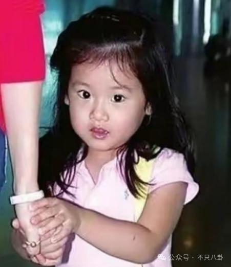 太叛逆？她其实只是有点爱美啊！