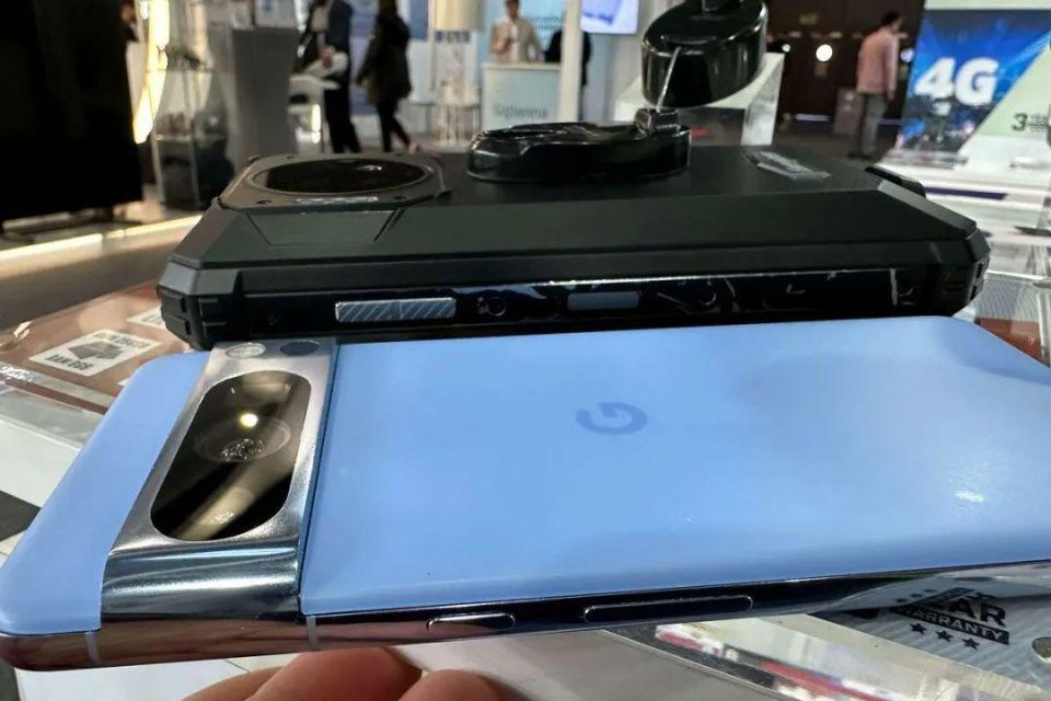 28000mAh！续航最炸裂的手机，杀回来了