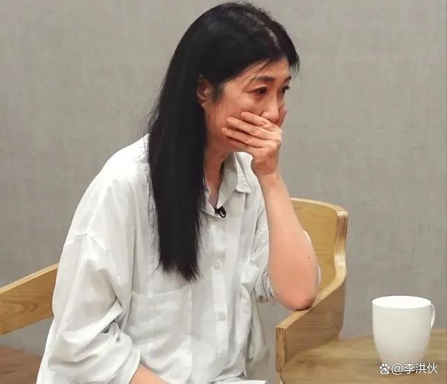 黄嘉千声称结婚16年被家暴6次，诸多细节曝光