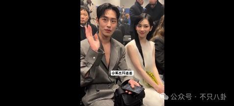 好速度的爱情！从认识到承认恋情只用了一个月的时间？