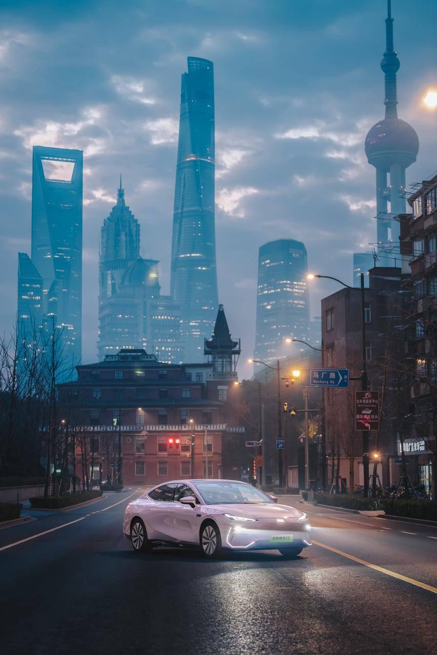 吉利银河一周年，这是中国新能源转型的速度缩影