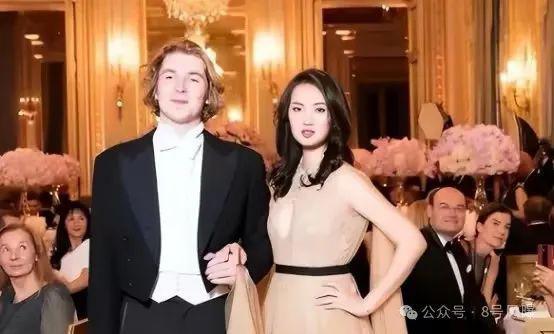 嘲着嘲着，路转粉了？