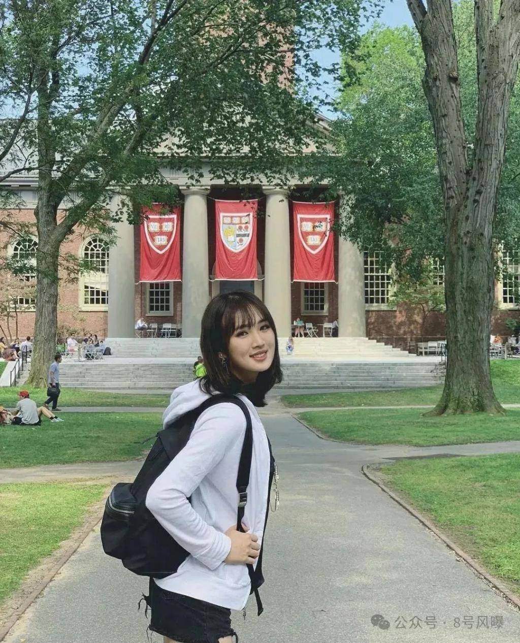 嘲着嘲着，路转粉了？