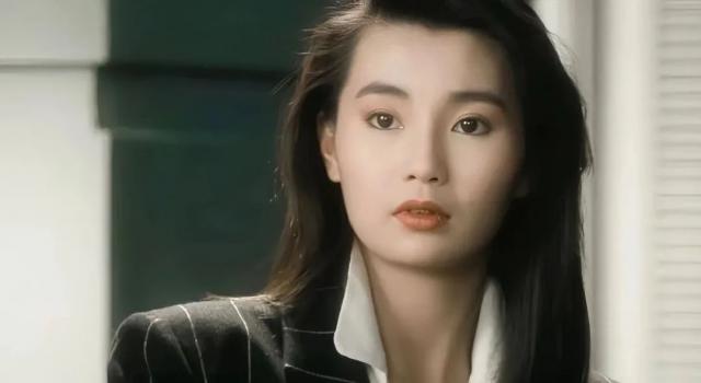 还在执著大红唇的港风妆，我有点倦了