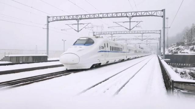 武汉铁路局：计划停运列车141对，请不要贸然前往火车站