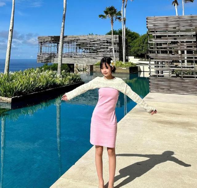 大小S儿女同游巴厘岛，玥儿怯懦放不开，和张兰一起反差大