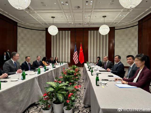 王毅在慕尼黑会见美国国务卿布林肯