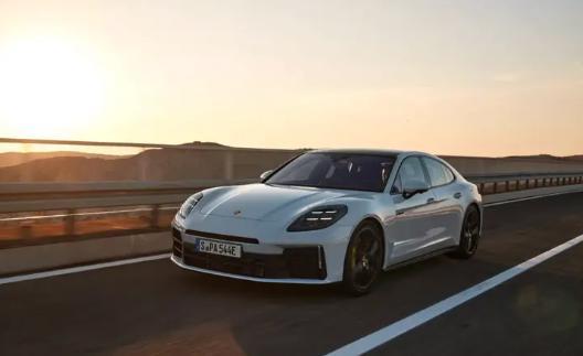 2.9T双涡轮 电机！保时捷全新Panamera E-Hybrid官图发布