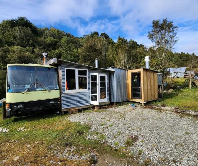 中国夫妻新西兰旅游，房车凌晨起火！妻子不幸遇难