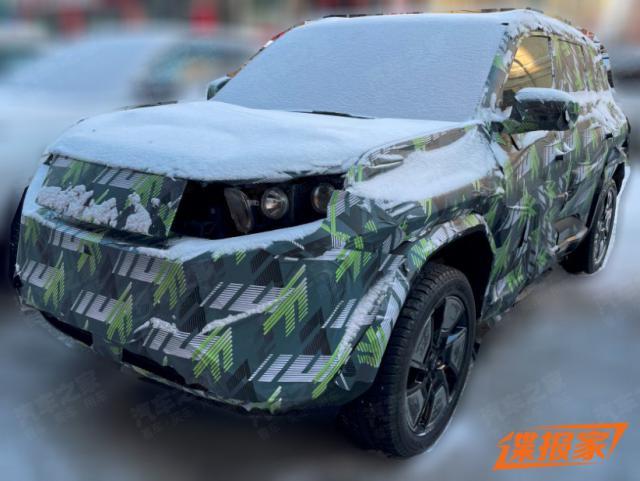 比亚迪方程豹“豹 3”谍照曝光：定位小型纯电硬派 SUV 车型