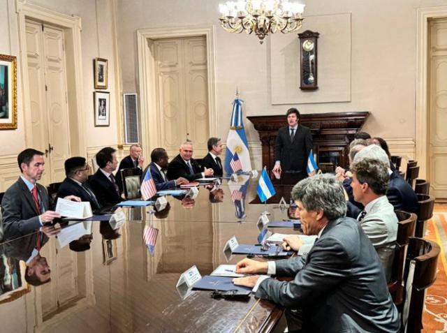 米莱的诡异行程：周五会见布林肯 周六与特朗普出席同一个活动