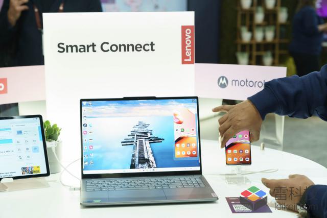 透明AI笔记本领跑，联想全场景All in AI？｜MWC 现场
