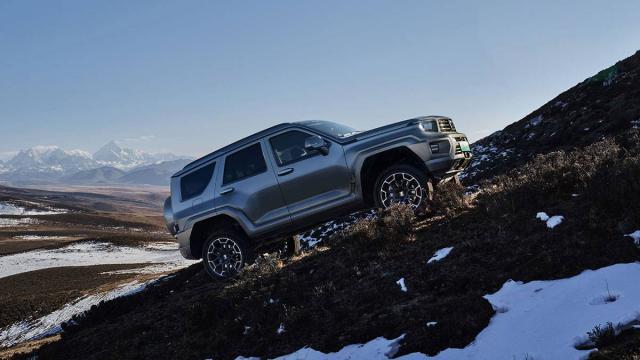 坦克 700 Hi4-T 上市，国产硬派越野凭什么卖 70 万？