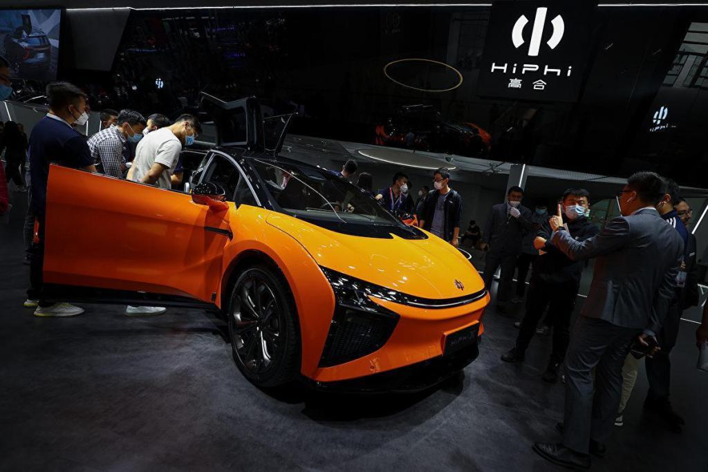 Vision Pro 美国市场需求已大幅放缓/小米汽车回应 SU7 出厂价 20 万元/iPhone 15 系列已降至历史最低价