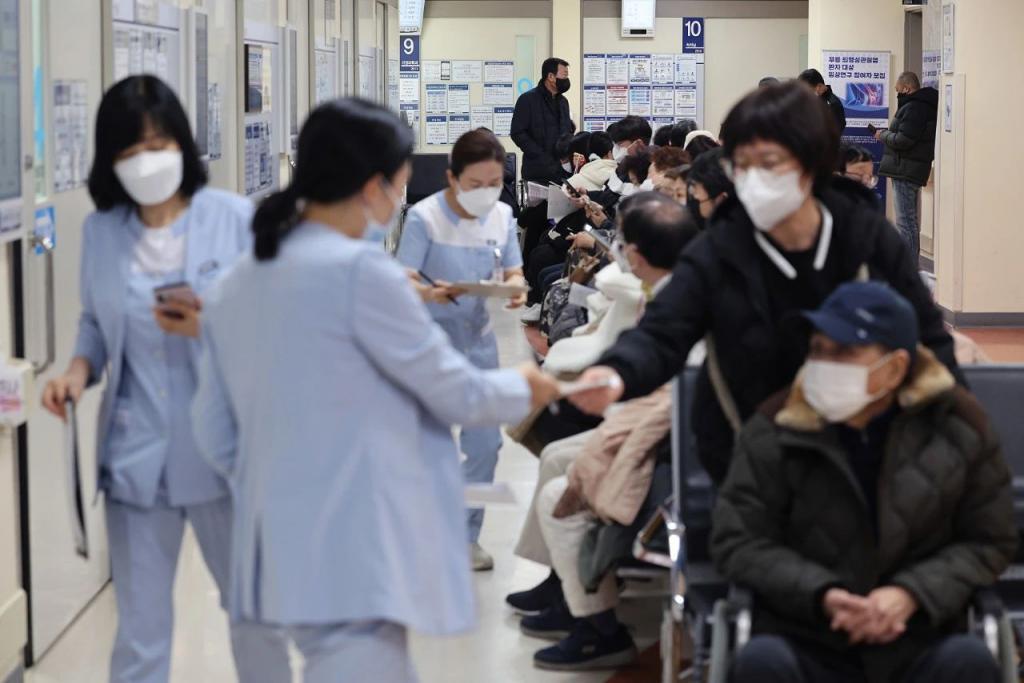 韩国医生大罢工，最惨的还是普通人