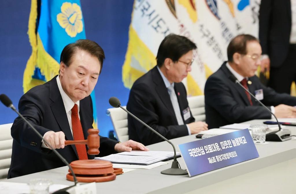 韩国医生大罢工，最惨的还是普通人