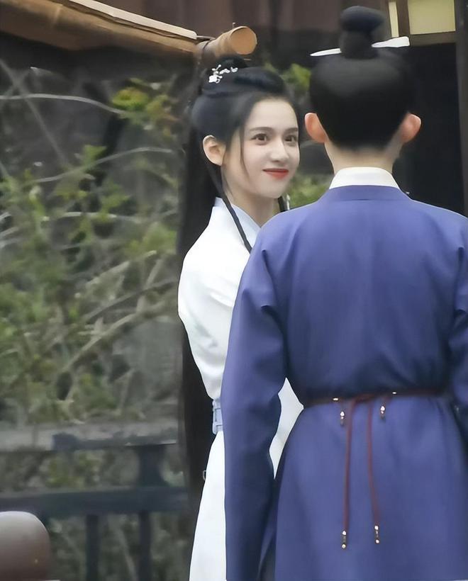 49岁钟汉良给32岁肖战演“爹”，这让扮嫩演员还咋玩