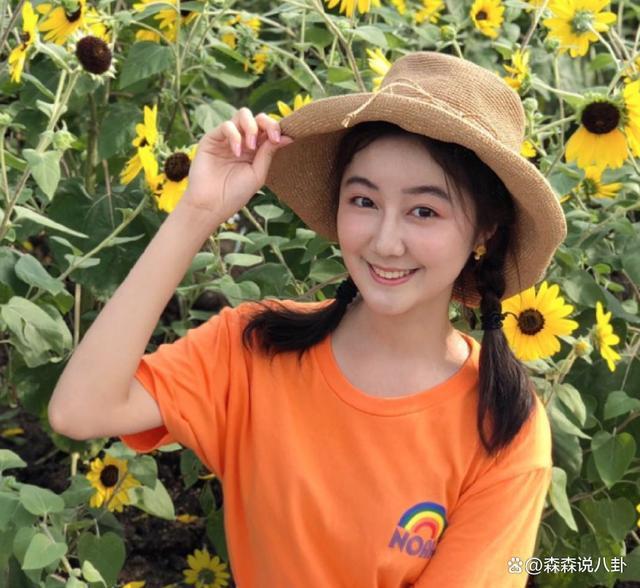 “点读机女孩”高君雨罹患脑瘤,开颅手术前拍剃光头视频