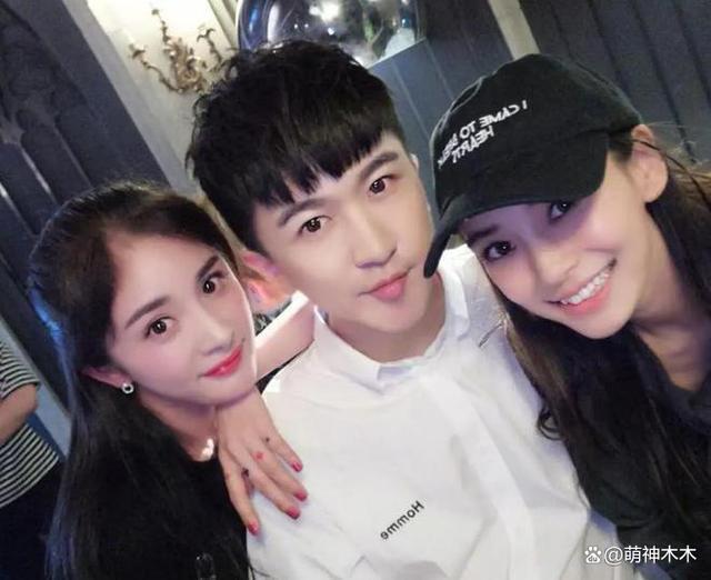 杨颖庆生发博，闺蜜杨幂祝福罕见缺席，黄晓明女友秀钻戒