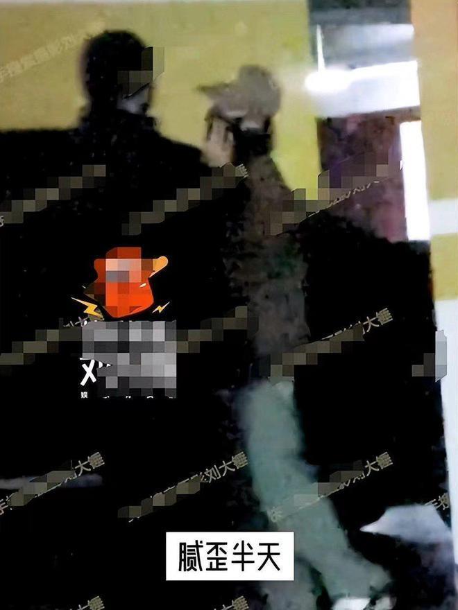 金晨胡夏被曝好事接近，双方依旧专注事业，男帅女靓超养眼