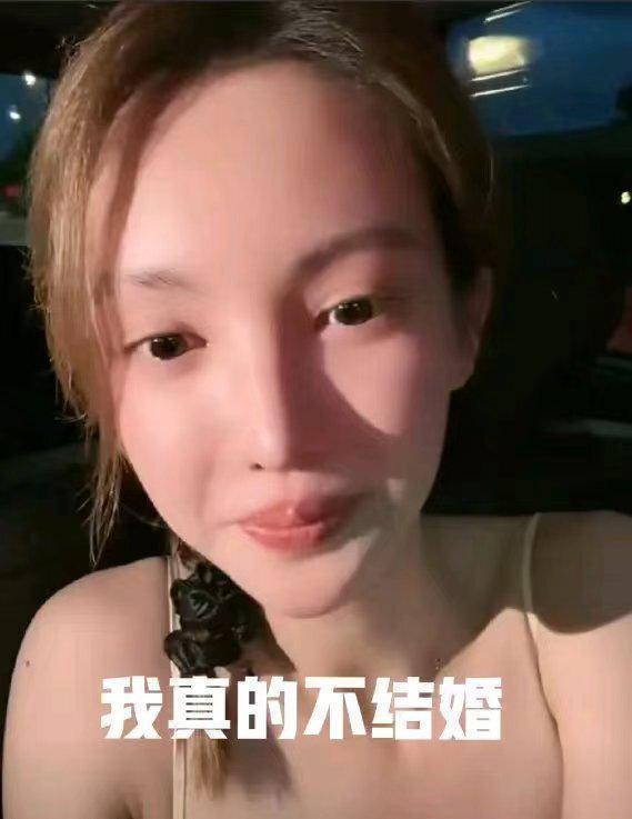 金晨胡夏被曝好事接近，双方依旧专注事业，男帅女靓超养眼