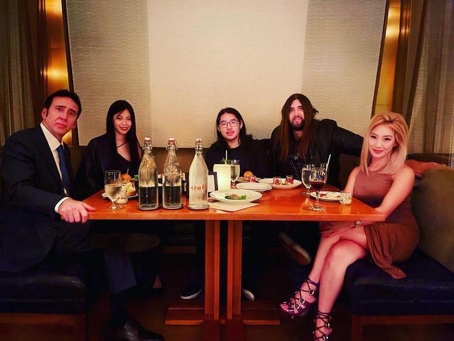 尼古拉斯·凯奇携第5任娇妻“会亲家”，长子即将4婚