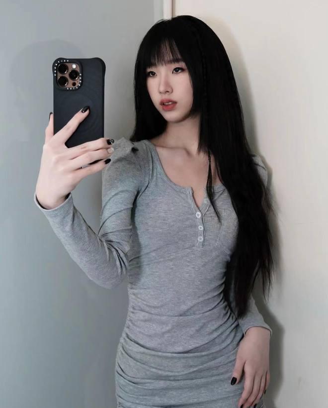 小S两个大女儿秀身材，姐妹相差2岁，遗传妈妈的美貌
