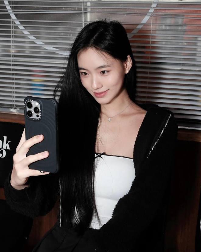 小S两个大女儿秀身材，姐妹相差2岁，遗传妈妈的美貌