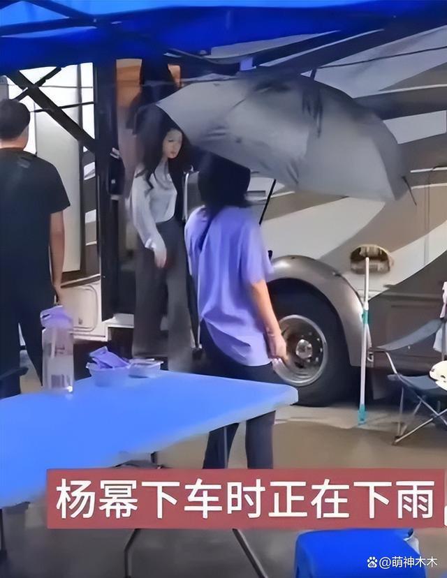 208万们别再拉踩打工人了！一边炫富一边卖惨，还催粉丝快上班