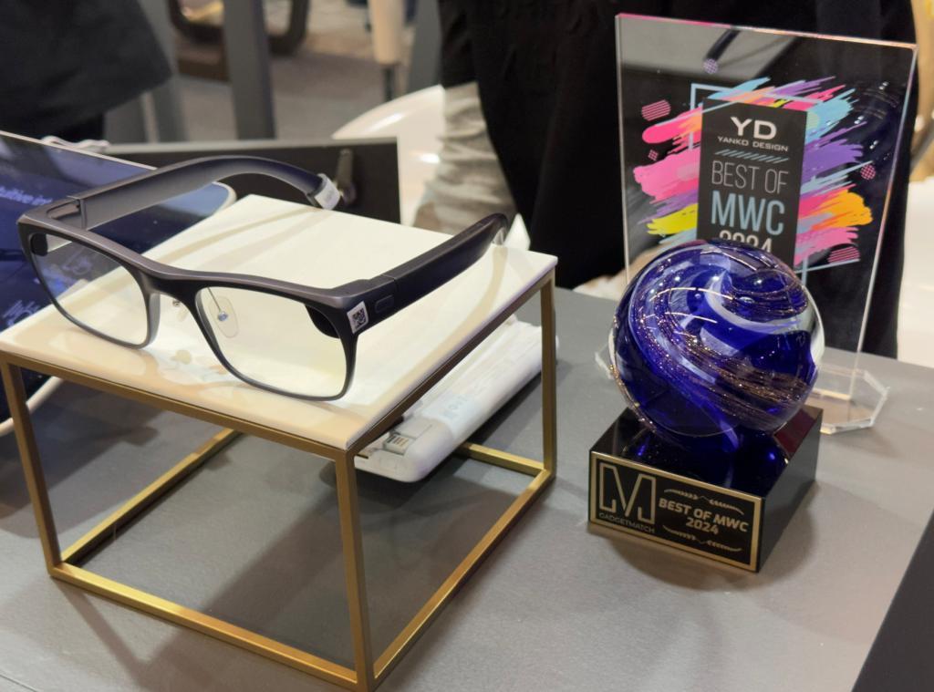 AI戒指、裸眼3D平板、透明笔记本，这届MWC都有哪些黑科技？