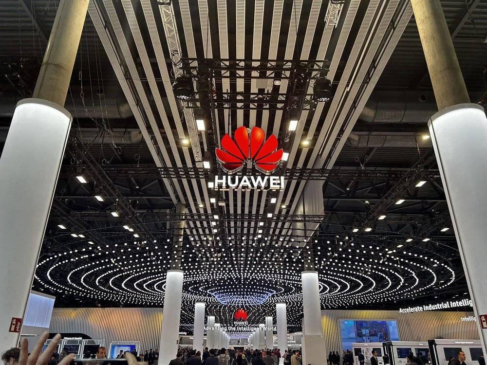 巴塞罗那的乡亲们,唠的都是AI与连接