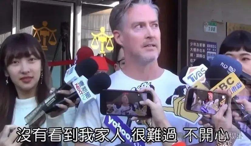 十年前他俩被预言会婚变，现在果然离婚离到狗血洒一地……
