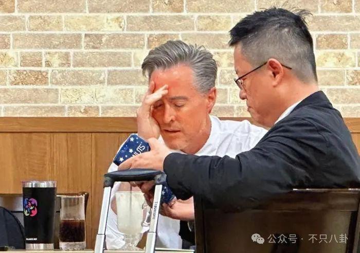 十年前他俩被预言会婚变，现在果然离婚离到狗血洒一地……