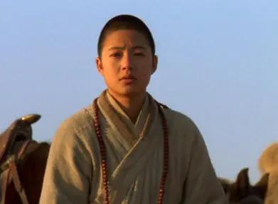老夫少妻脾气还暴，却紧拴姜文十几年把她当宝，她凭什么