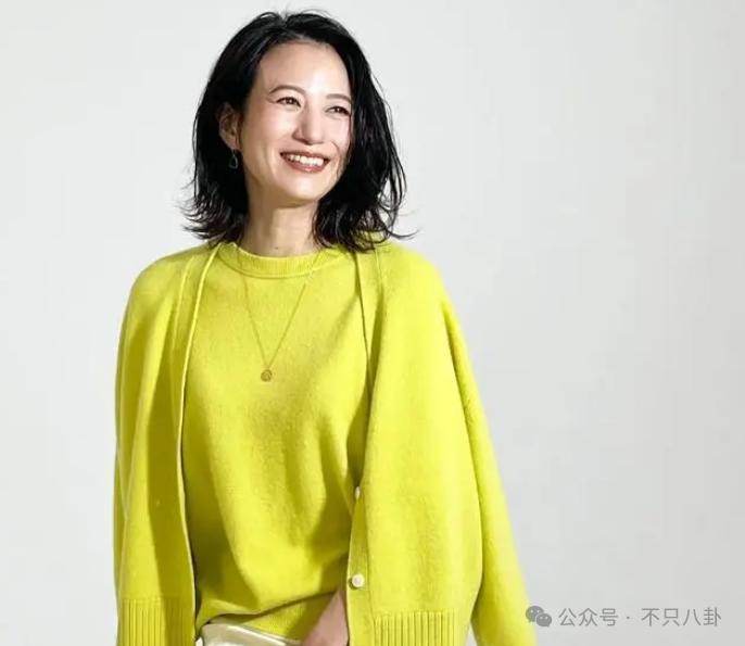 这位男神与女主播隐婚了?不知道多少女生要心碎啦