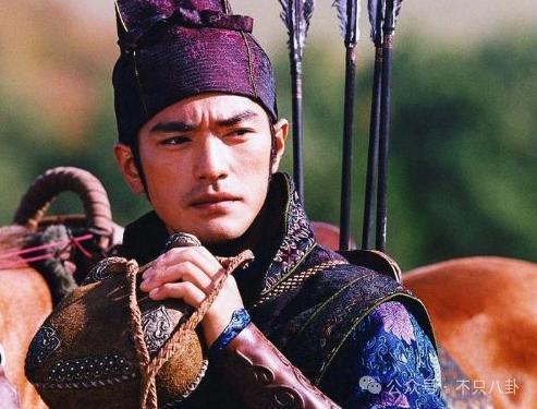 这位男神与女主播隐婚了?不知道多少女生要心碎啦