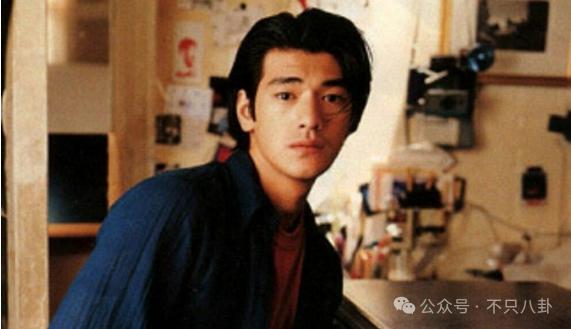 这位男神与女主播隐婚了?不知道多少女生要心碎啦