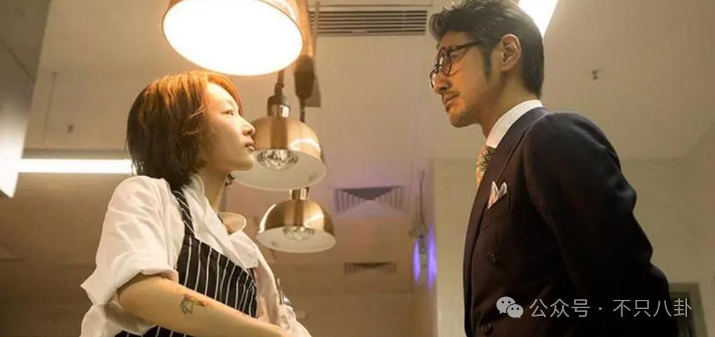 这位男神与女主播隐婚了?不知道多少女生要心碎啦