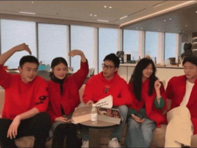 高颜值情侣！又是因戏生情？